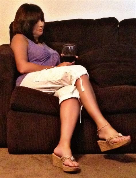 Busty latinas in sandals - Latina - rerusco.com