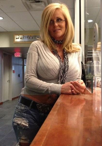 Busty Blonde In Tight Clothes | Private MILF Pics