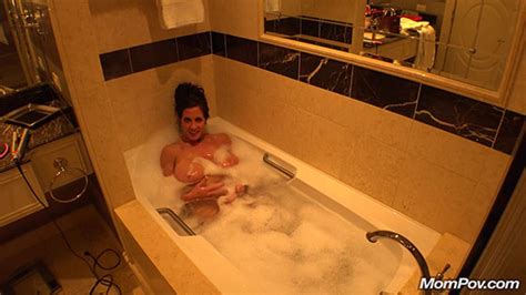 [MomPOV] Kendra - She came to get fucked / Bonus