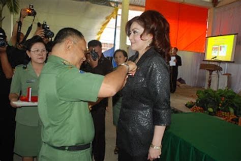 Disebut Bupati tercantik se-Indonesia, Bu Tetty tersipu ...